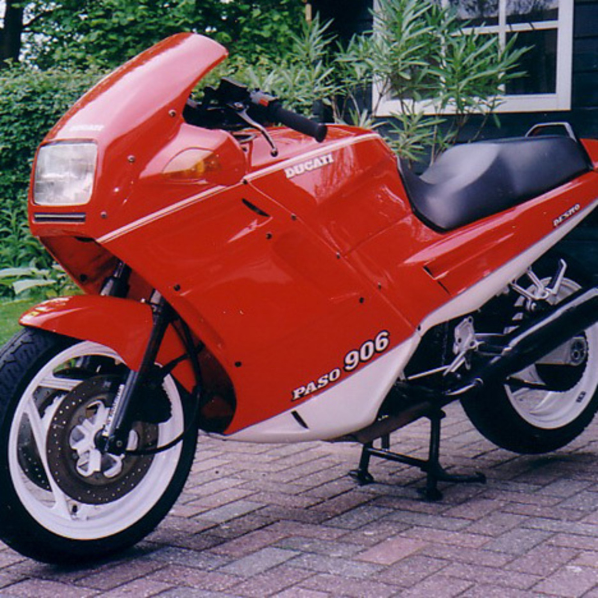 Ducati 906 Paso (1989)