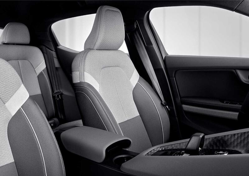 Polestar Polestar 2 (2022-->>) (16)