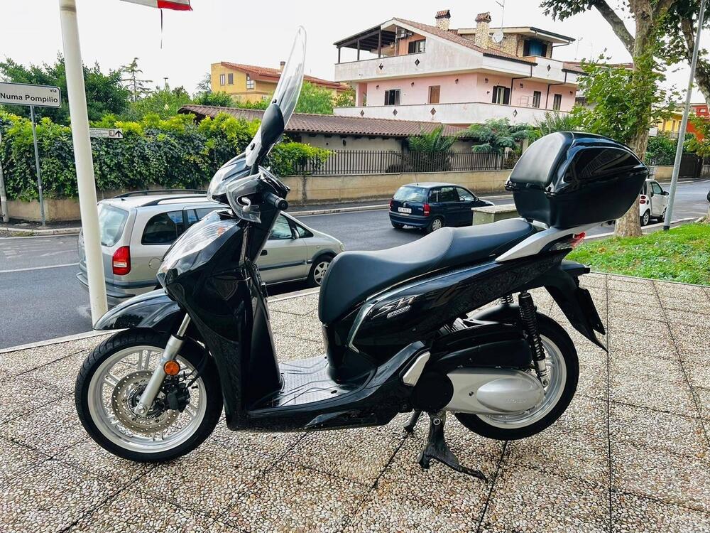 Honda SH 300 i ABS (2016 - 20) (2)
