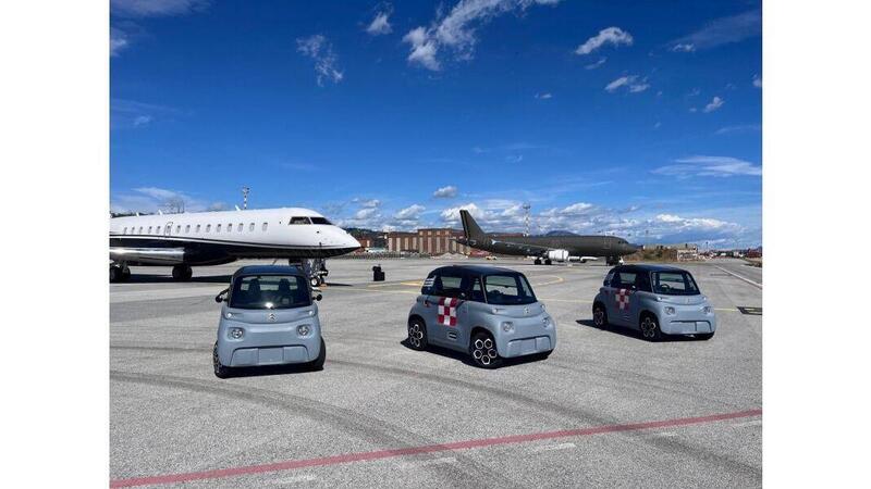 Le Citroen AMI scendono in pista a Genova. In aeroporto