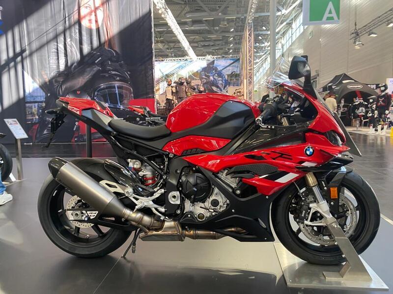 BMW S1000RR 2023: 210 cv e arrivano le ali! INTERMOT