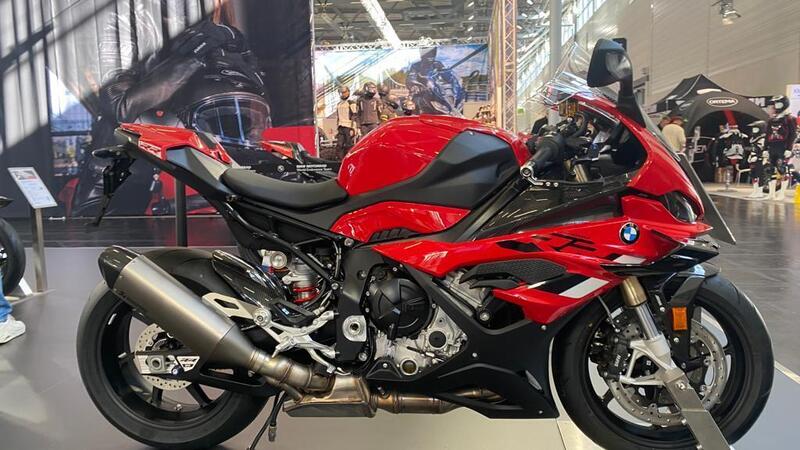 BMW S1000RR 2023: 210 cv e arrivano le ali! INTERMOT