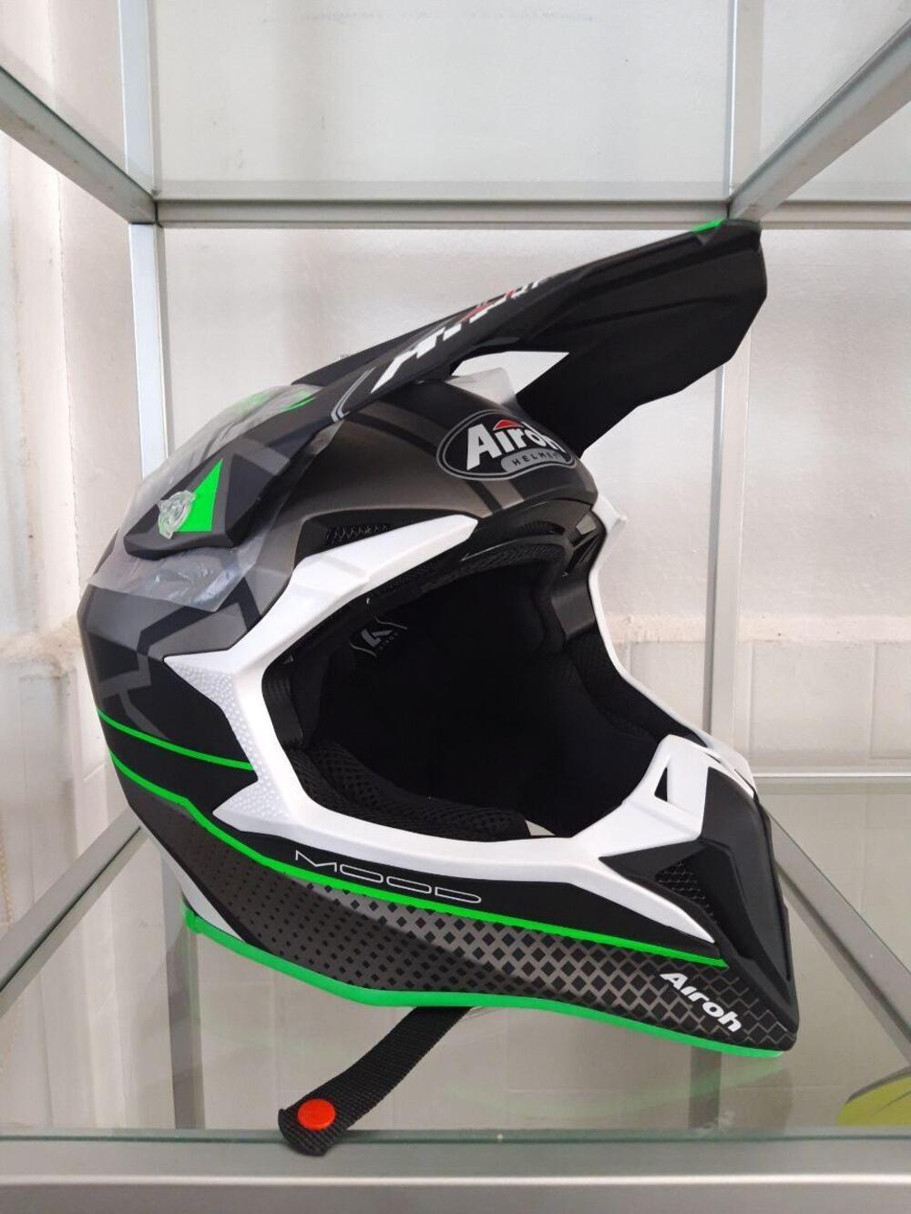 Casco Airoh Wraap Mood Green Matt