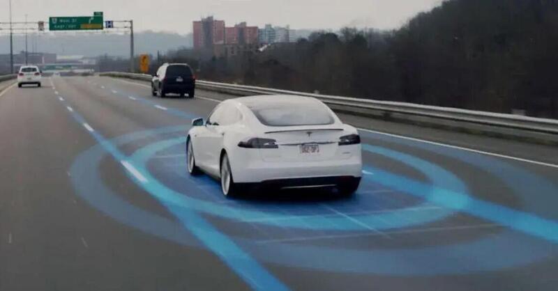 Addio sensori ultrasonici: Tesla punta tutto sulla Vision 