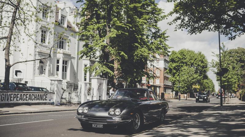 Lamborghini, un video che celebra i Beatles e il primo successo dei Fab Four