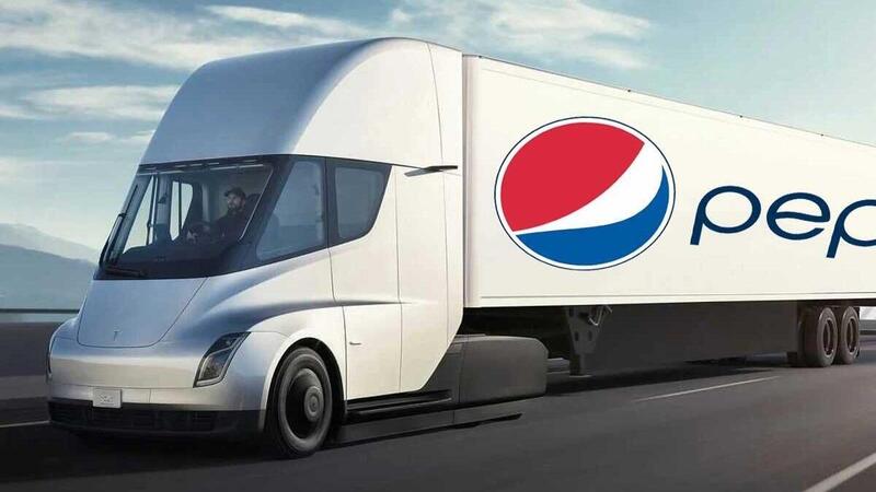 Tesla Semi, il primo cliente sar&agrave; Pepsi Cola (che li ha ordinati nel 2017) 