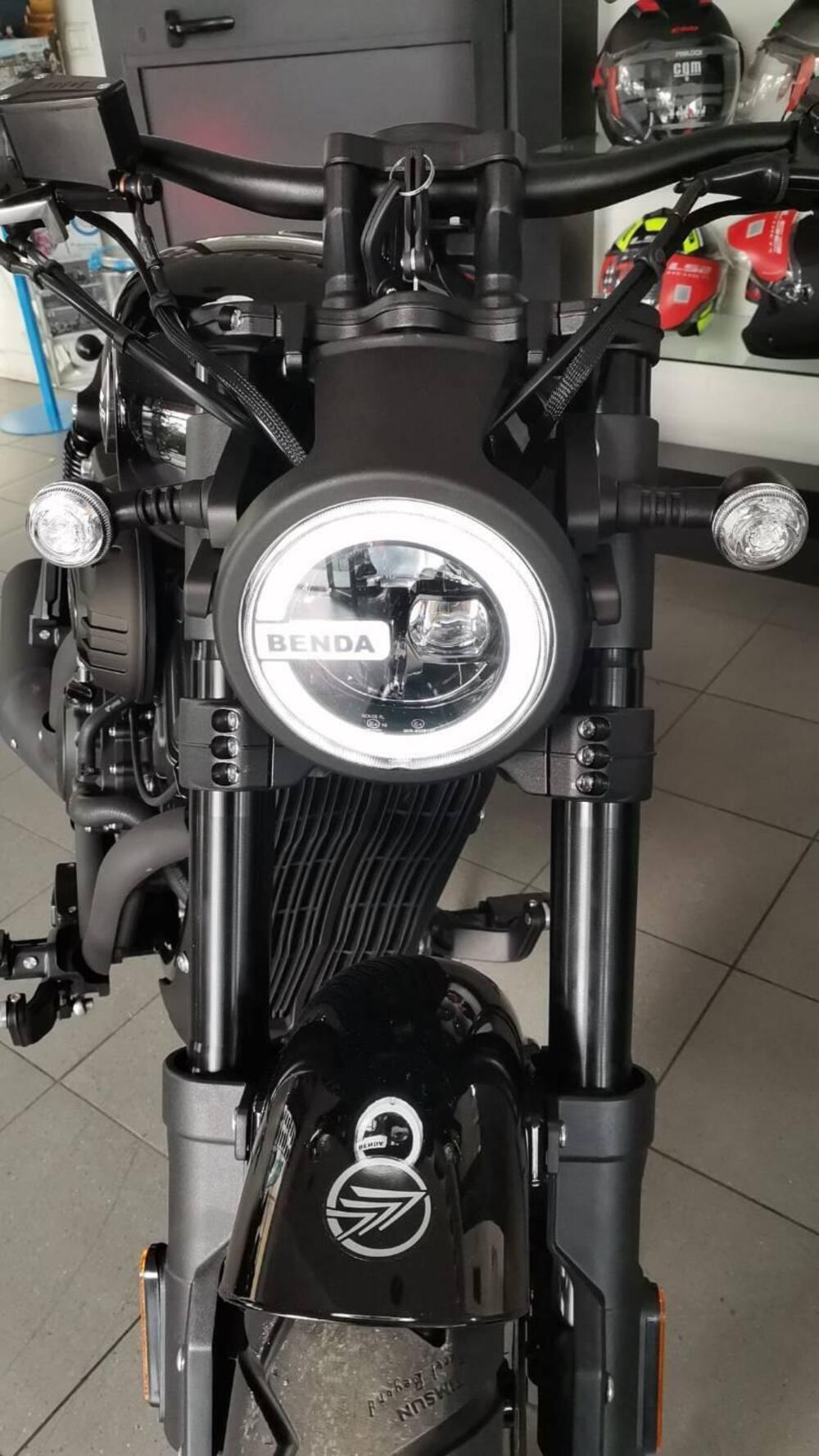 Keeway Motor V302 C (2022 - 26) (3)