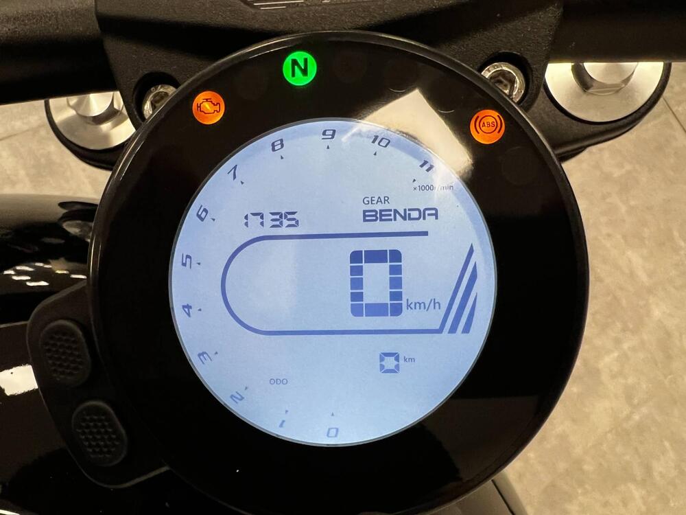 Keeway Motor V302 C (2022 - 25) (4)