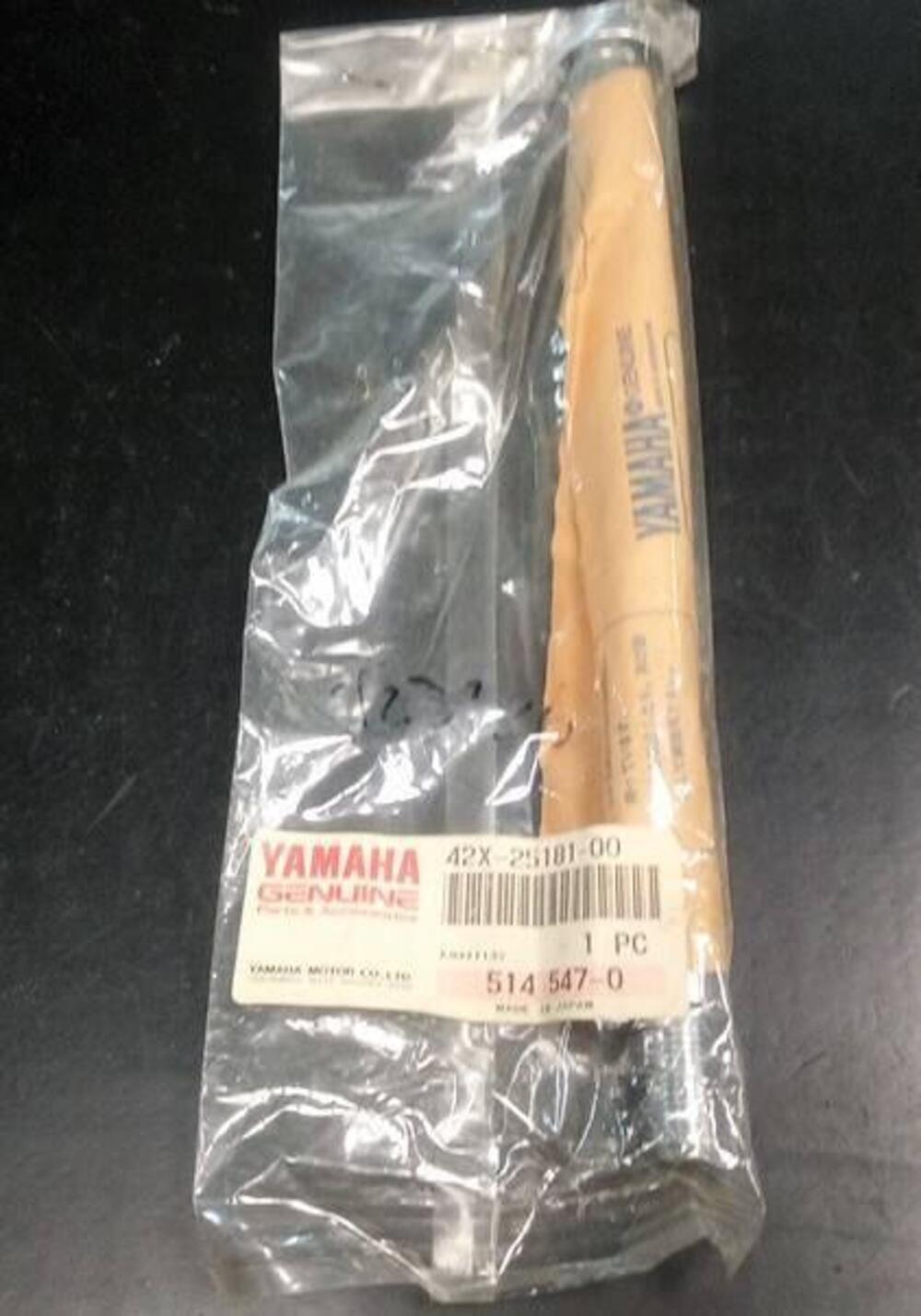 Perno ruota FZR 600 Yamaha