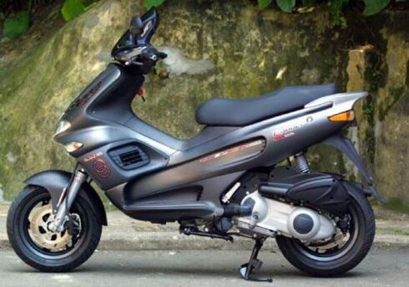 Gilera Runner 200 VXR Runner 200 VXR (2002 - 05)