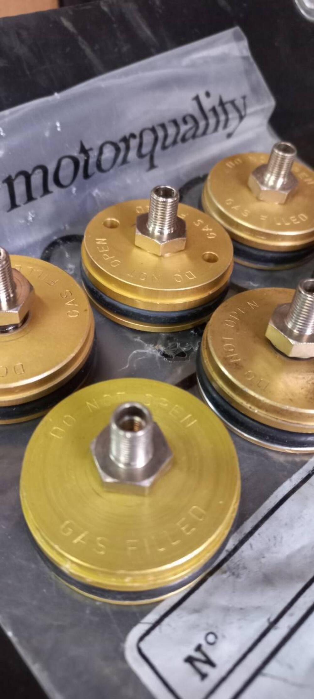 Tappi chiusura azoto diam 44 mono Ohlins Prx 46 co Öhlins (2)