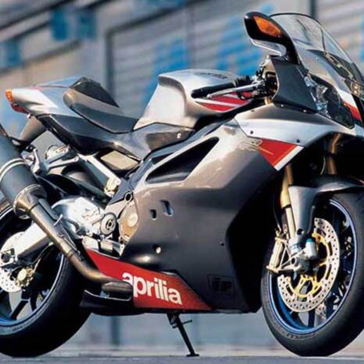 Aprilia RSV 1000 R Factory (2004 - 05)