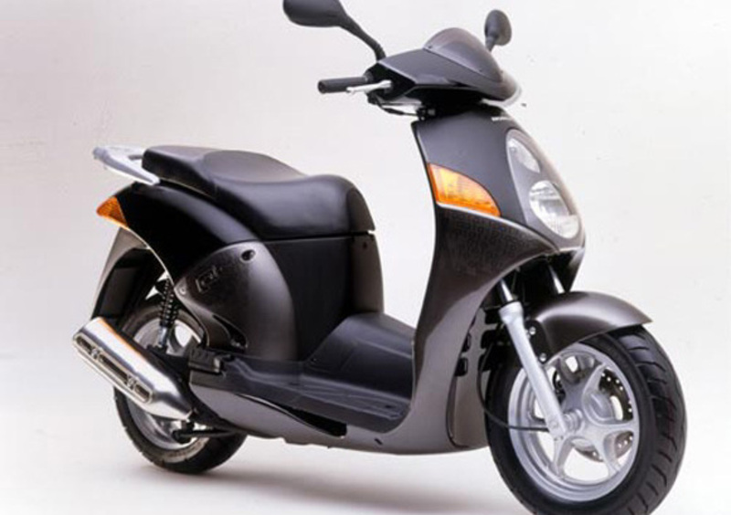 Honda @ 125 @ 125 Two Tone (2003 - 04)