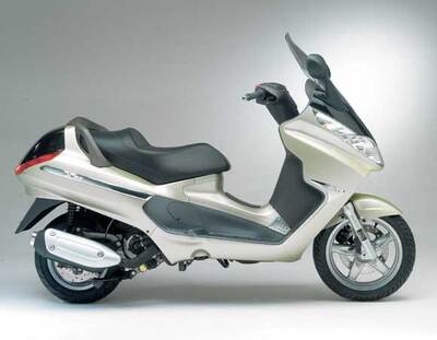 Piaggio X8 200