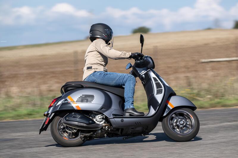 Piaggio Vespa GTS 300 TEST: il Vespone &egrave; tornato! [VIDEO]