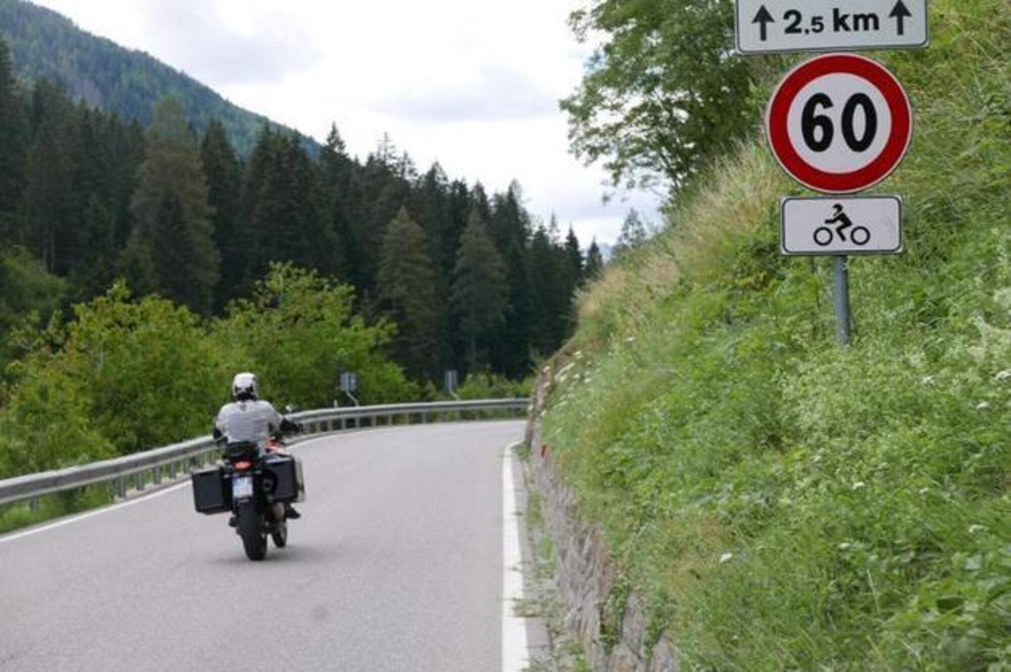 20221014 143422585 6328Limiti di velocit&agrave; pi&ugrave; bassi solo per le moto in Trentino Alto-Adige