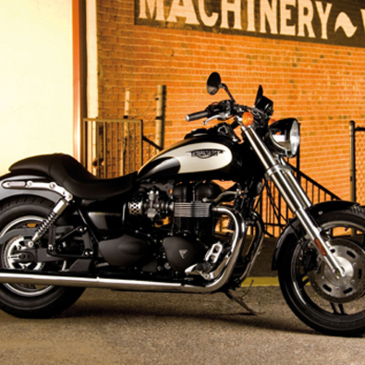 Triumph Speedmaster 865 (2005 - 10)