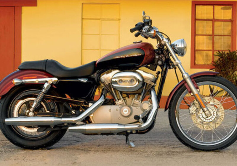 Harley-Davidson Sportster 883 Custom (2006 - 07) - XL 883C