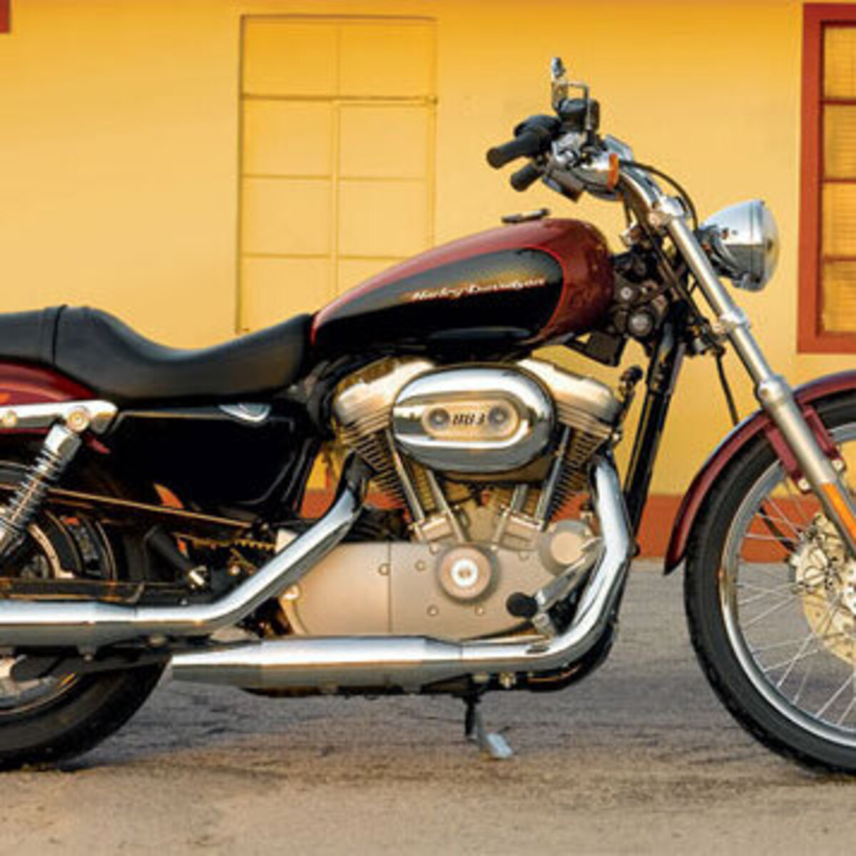 Harley-Davidson 883 Custom (2006 - 07) - XL 883C