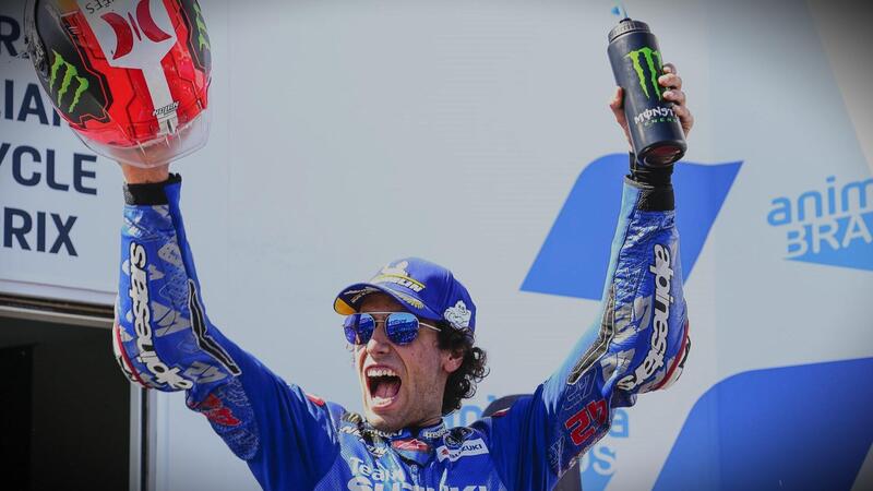 MotoGP 2022. GP d&#039;Australia. Alex Rins, un trionfo spettacolare. Pecco Bagnaia ha in mano il titolo