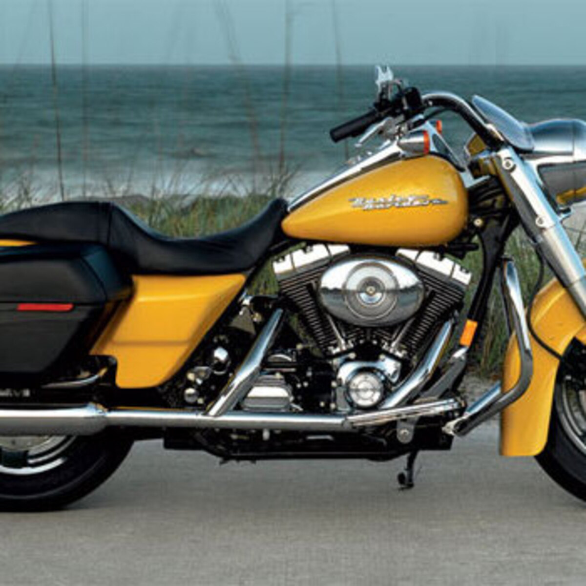 Harley-Davidson 1450 Road King Custom (2005 - 06) - FLHRS