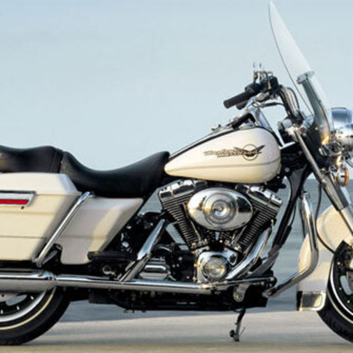 Harley-Davidson 1450 Road King (2005 - 06) - FLHRI