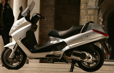 Piaggio X8 400