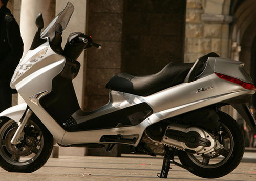 Piaggio X8 400 i.e.