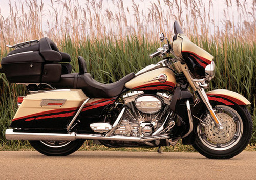 Harley-Davidson 1800 Electra Glide Ultra Classic (2005 - 06) - FLHTCUSE