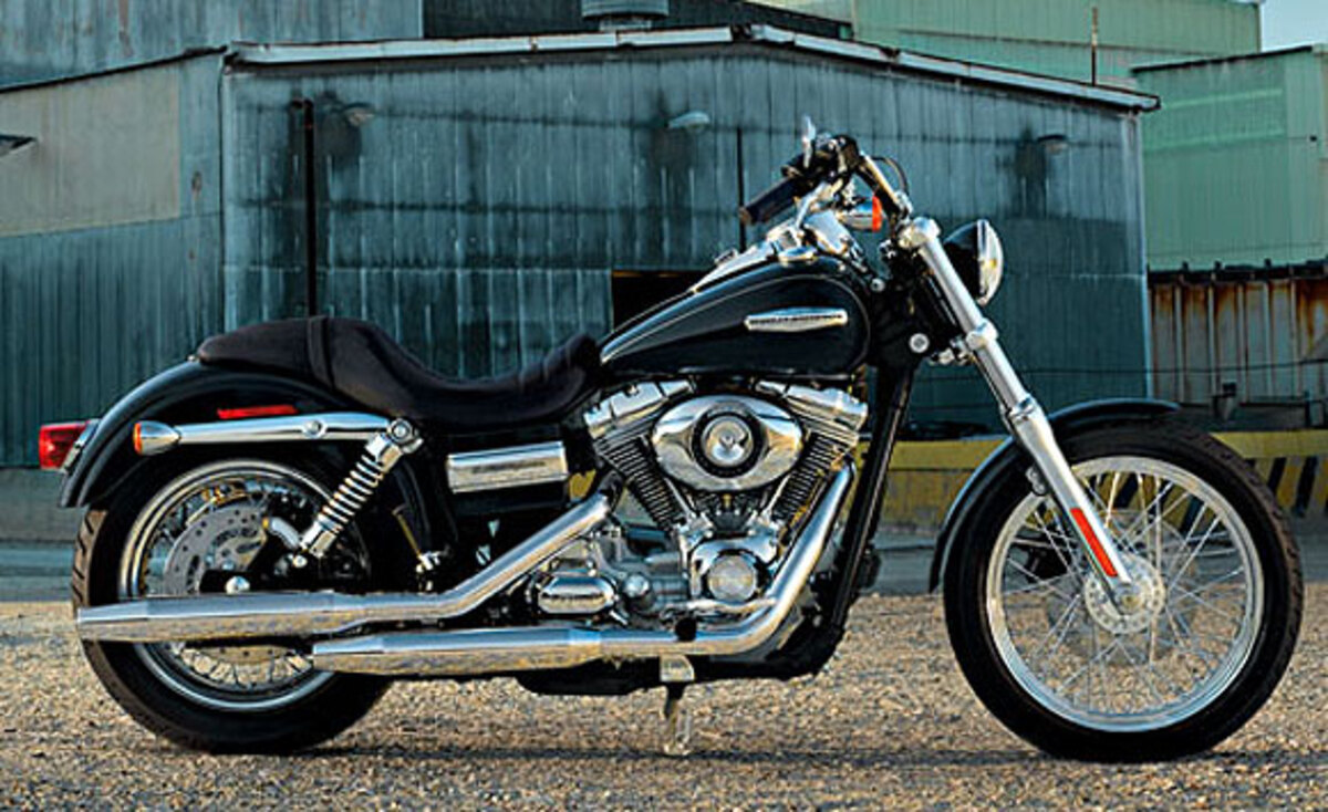 Harley-Davidson 1584 Super Glide Custom (2007) - FXDC