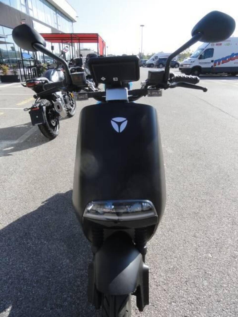 Yadea G5 Pro (2022 - 25) (3)