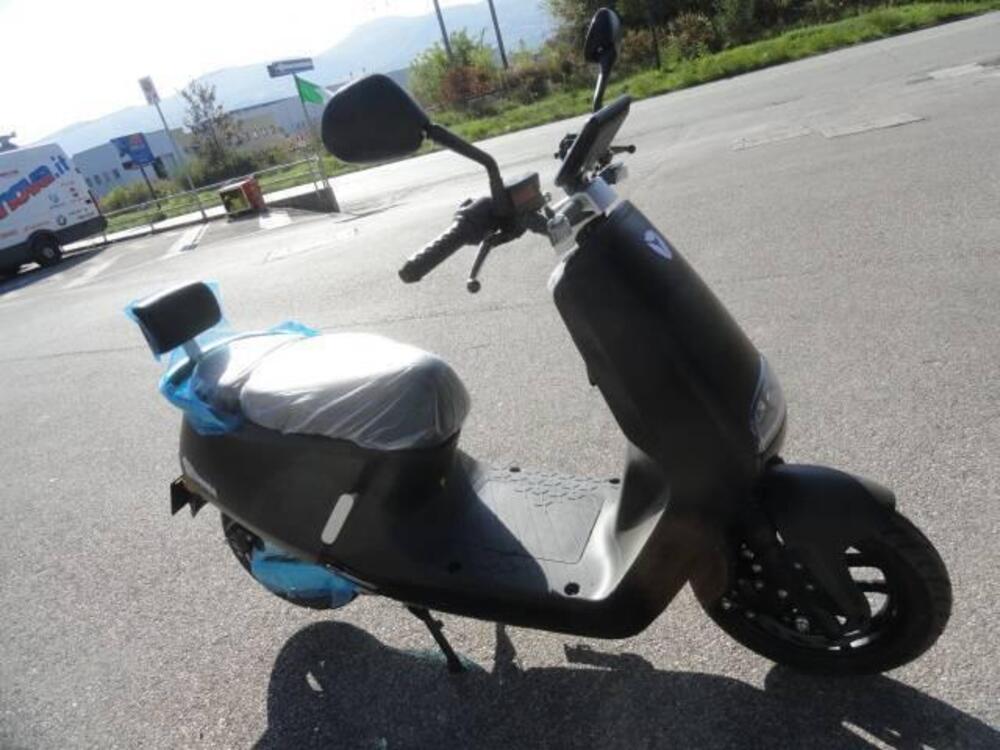 Yadea G5 Pro (2022 - 25) (4)