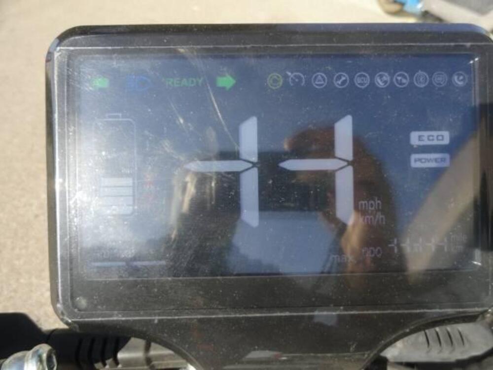 Yadea G5 Pro (2022 - 25) (8)