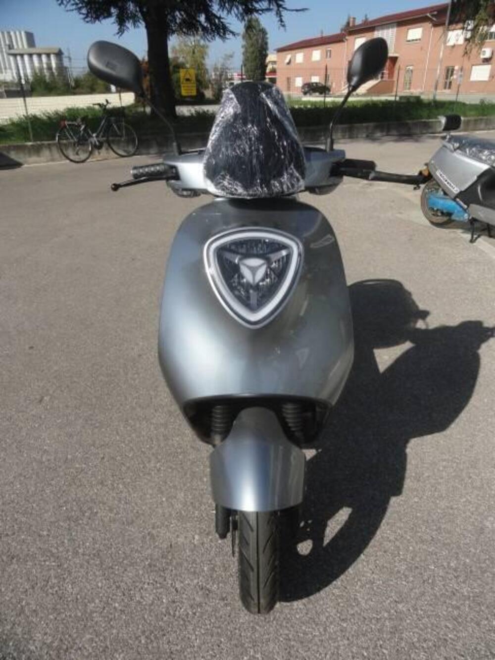 Yadea C1S (2020 - 25) (2)