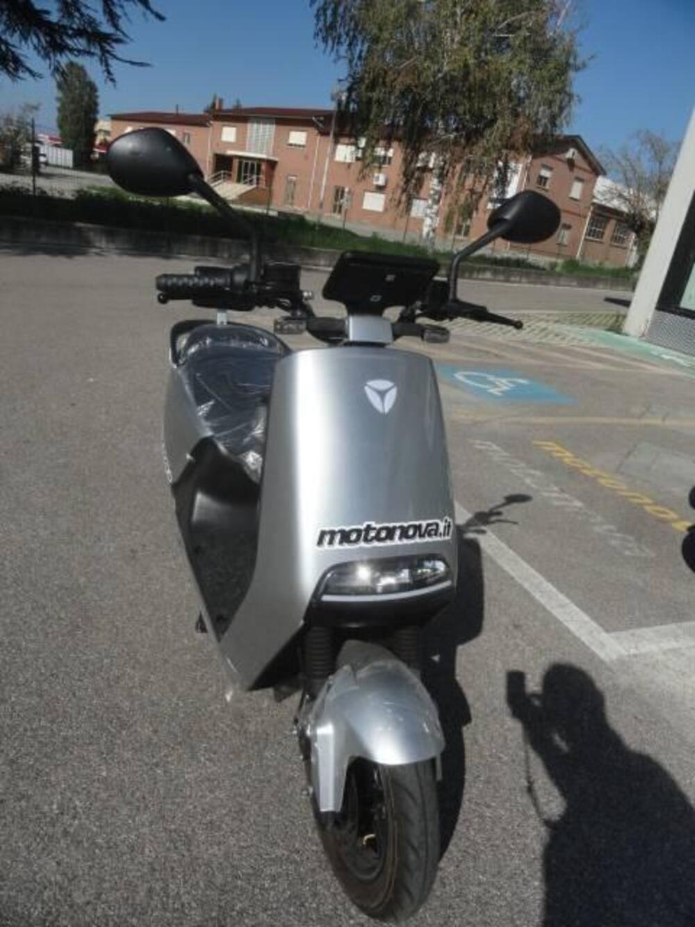 Yadea G5S (2022 - 25) (2)