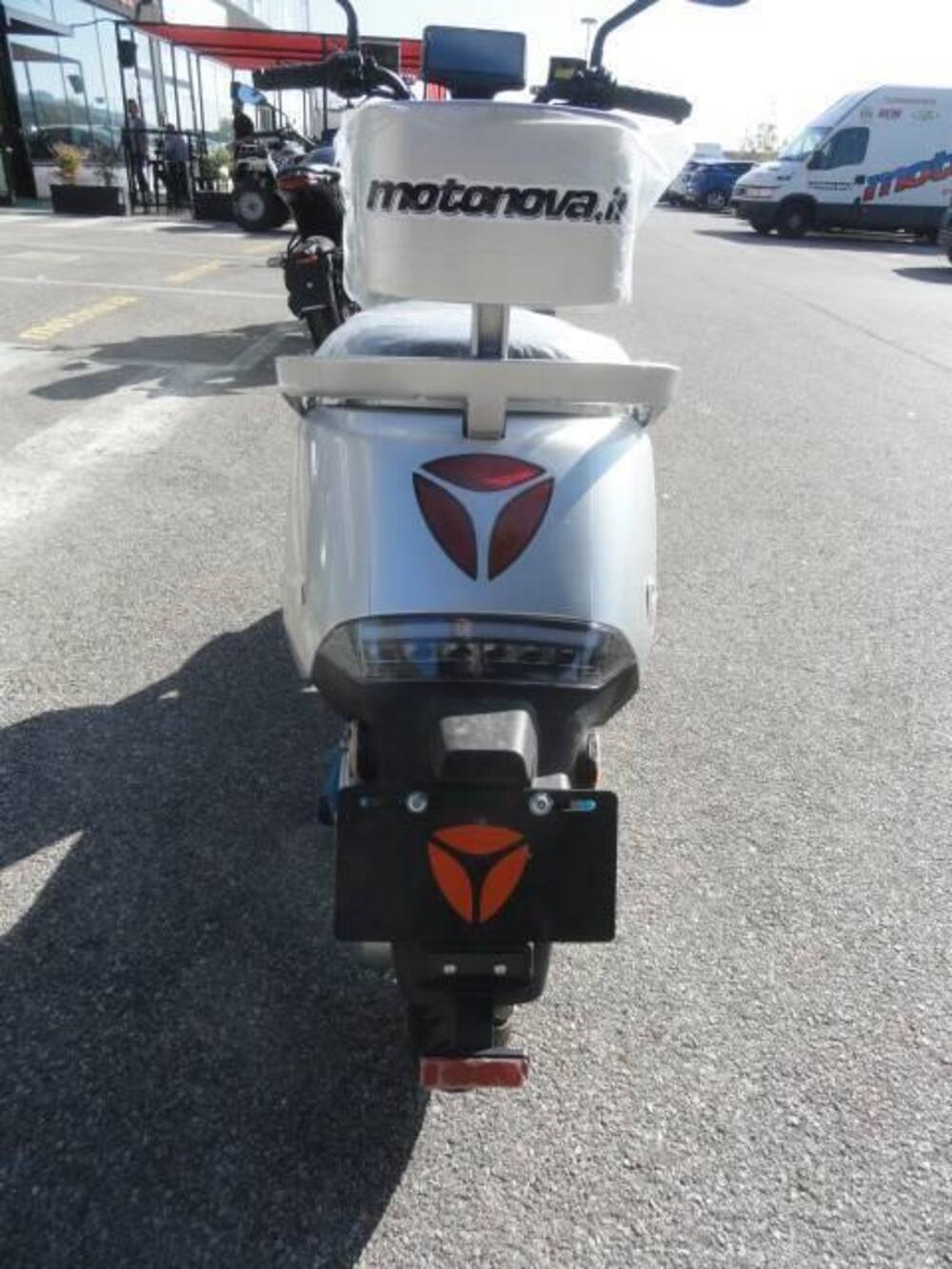 Yadea G5S (2022 - 25) (12)