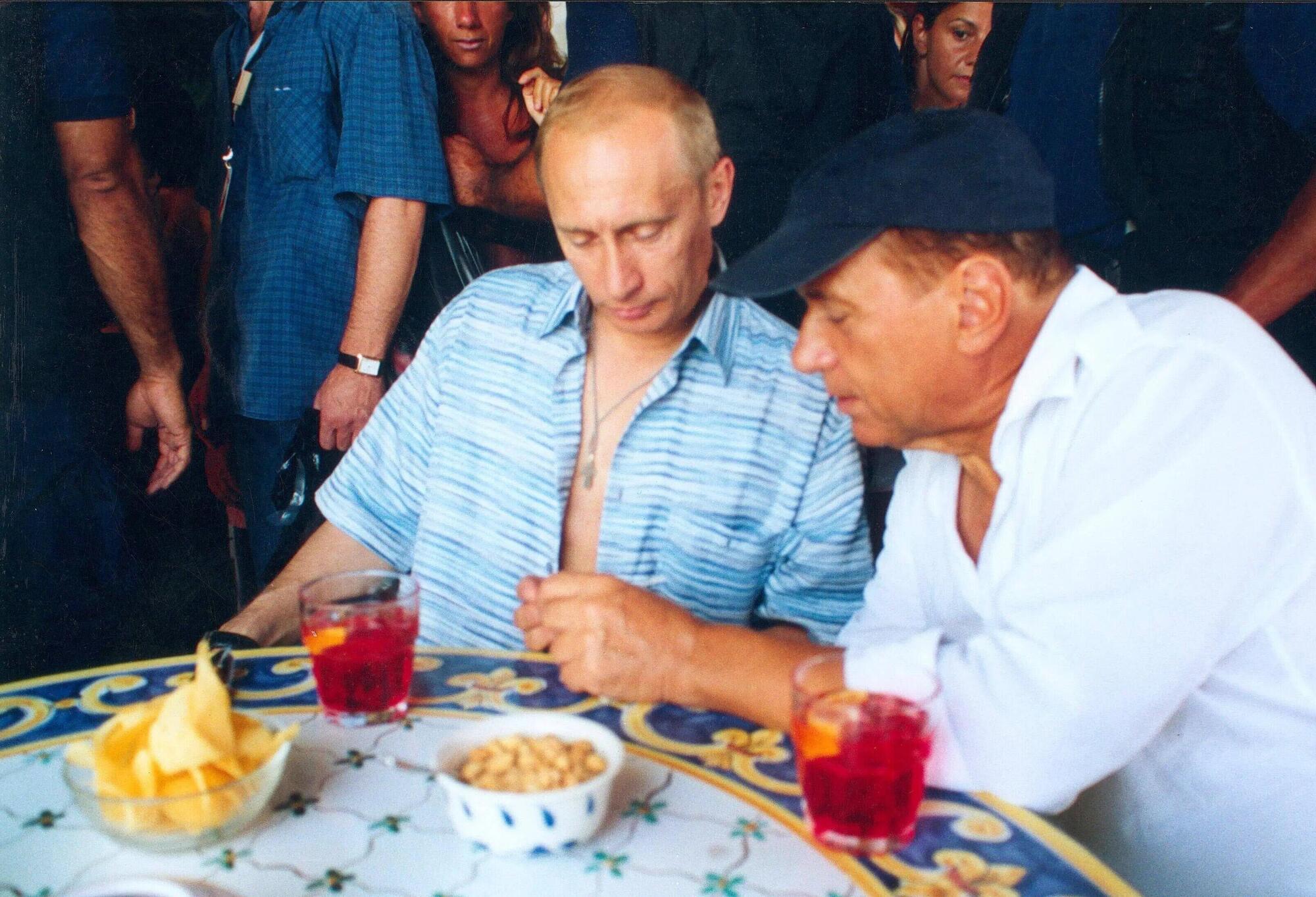 Putin e Berlusconi in vacanza insieme