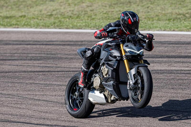 Nuove Ducati Streetfighter V4, V4S e V4 SP2  2023 [VIDEO e GALLERY]