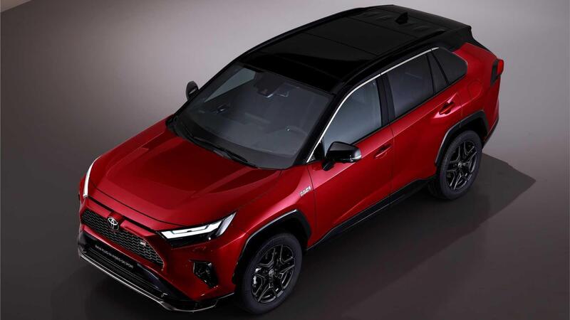 Toyota RAV4 GR Sport, doppio ibrido presente