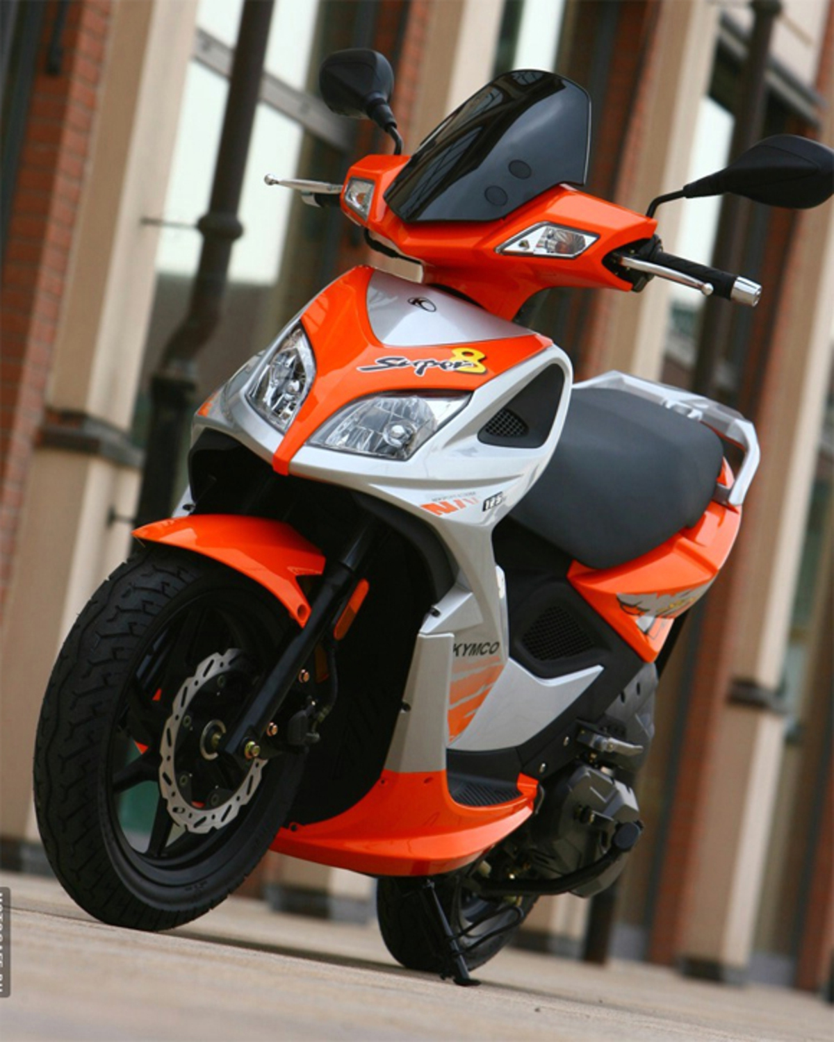 Kymco Super 8 125, catalogo e listino prezzi Moto.it