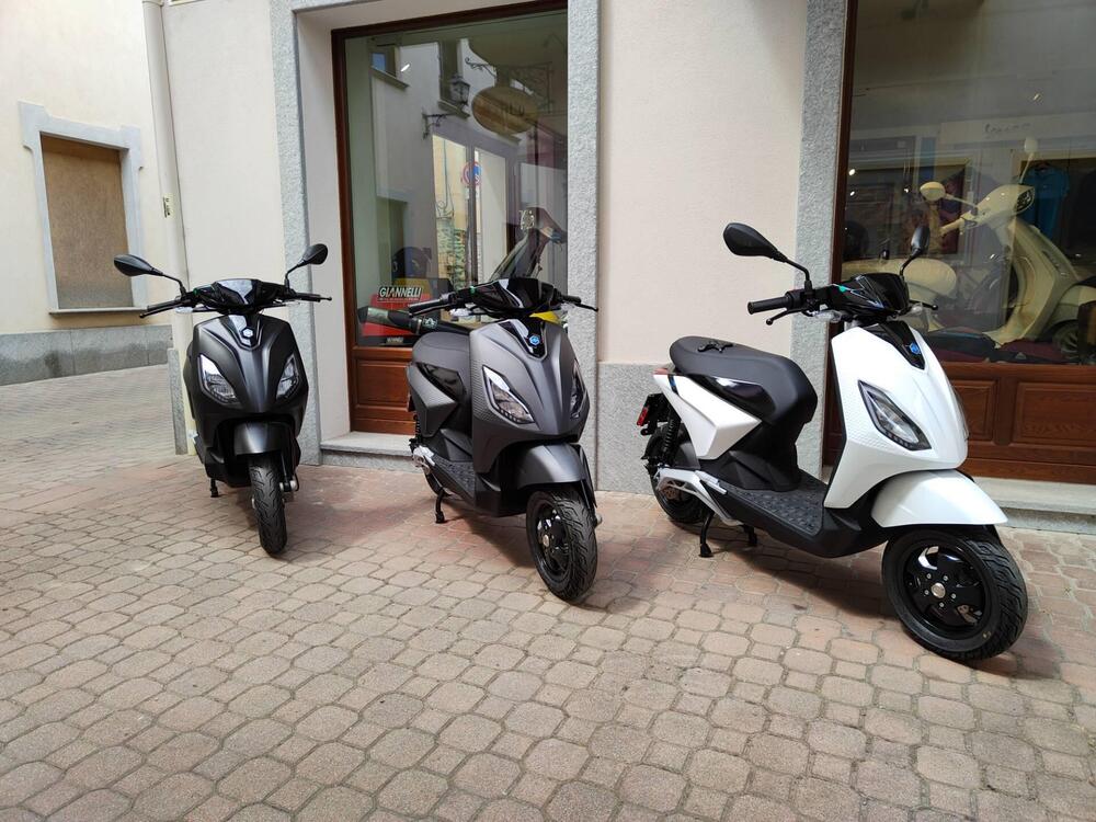 Piaggio 1 Active PMP (2022 - 23) (2)