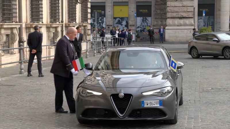 Giorgia Meloni sceglie l&#039;Alfa Romeo Giulia per arrivare a Palazzo Chigi