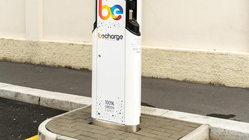 Aumentano tutte le tariffe elettriche: anche BeCharge alza i prezzi 