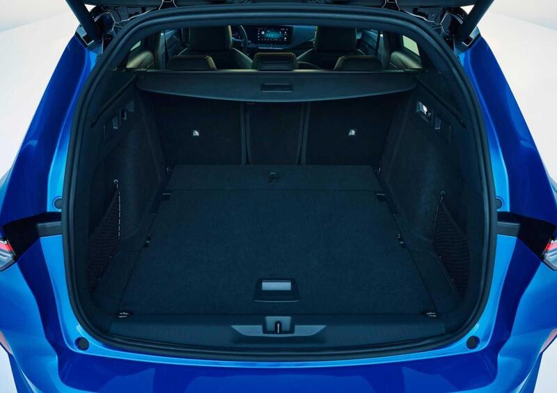 Opel Astra Station Wagon (2022-->>) (10)