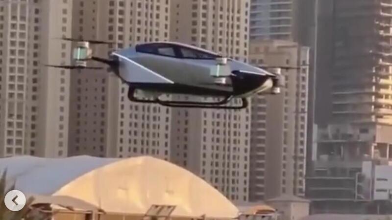 Un&rsquo;auto volante prende il volo a Dubai