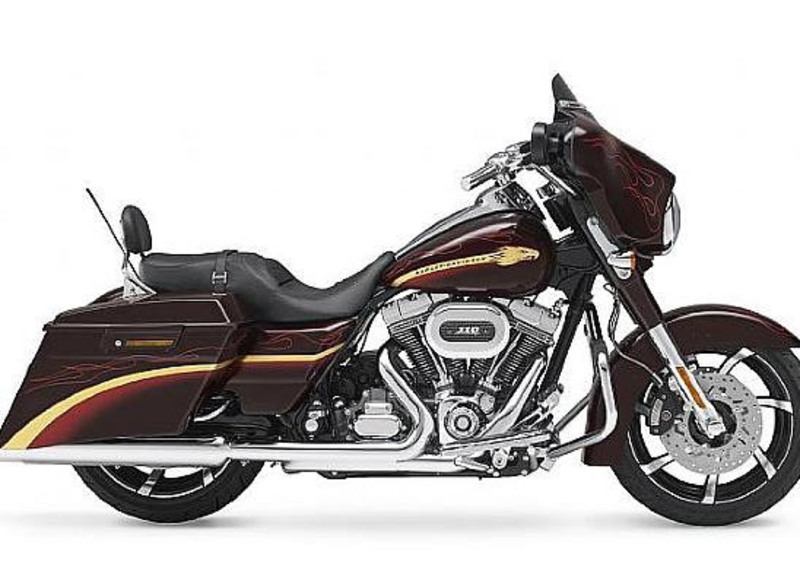 Harley-Davidson CVO - Custom Vehicle Operations 1800 Street Glide (2010 - 11) - FLHXSE