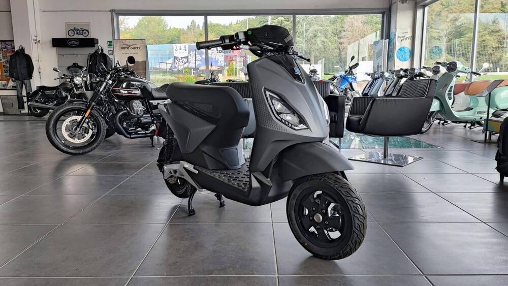 Piaggio 1 Active PMP (2022 - 23)