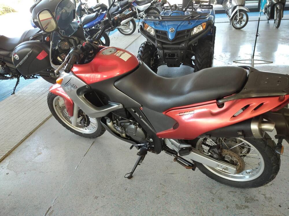 Aprilia Pegaso 650 IE (2001 - 02) (2)