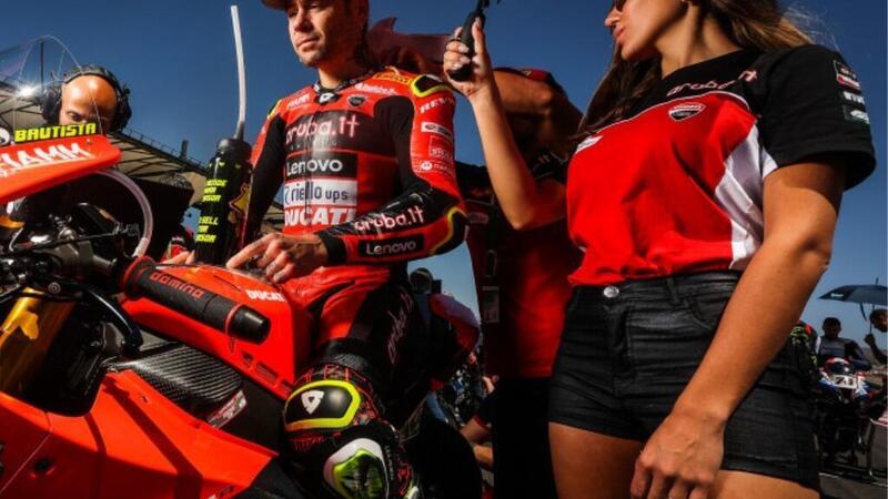 Dal 2023 niente pi&ugrave; ombrelline in SBK. E se accadesse anche in MotoGP? [SONDAGGIO SOCIAL]