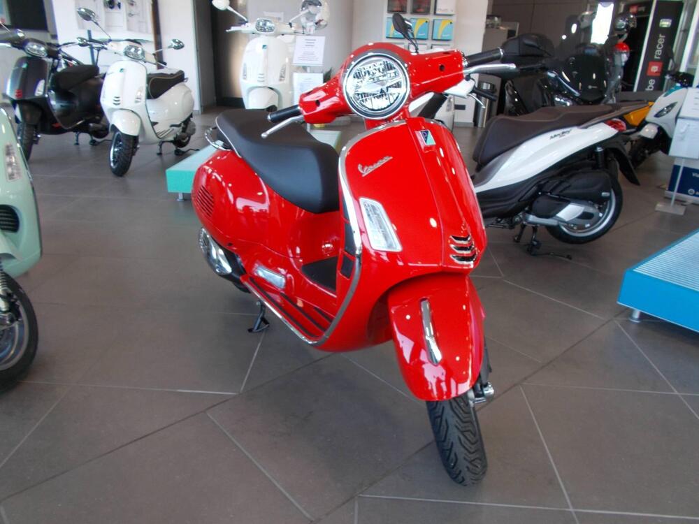 Vespa GTS 300 Super (2023 - 24) (2)